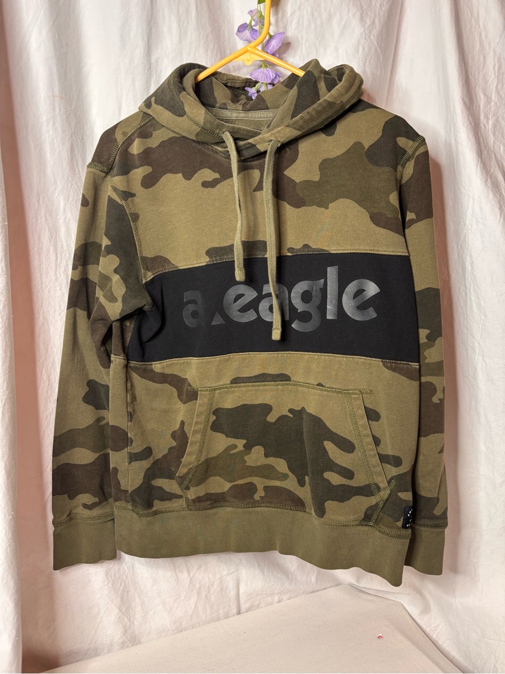American Eagle Outfitters Mens Small Camo Pullover Hoodie